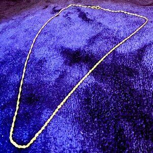 10K Yellow Gold Singapore Chain Necklace - 16.5" | 0.94 g | Spring-Ring Clasp